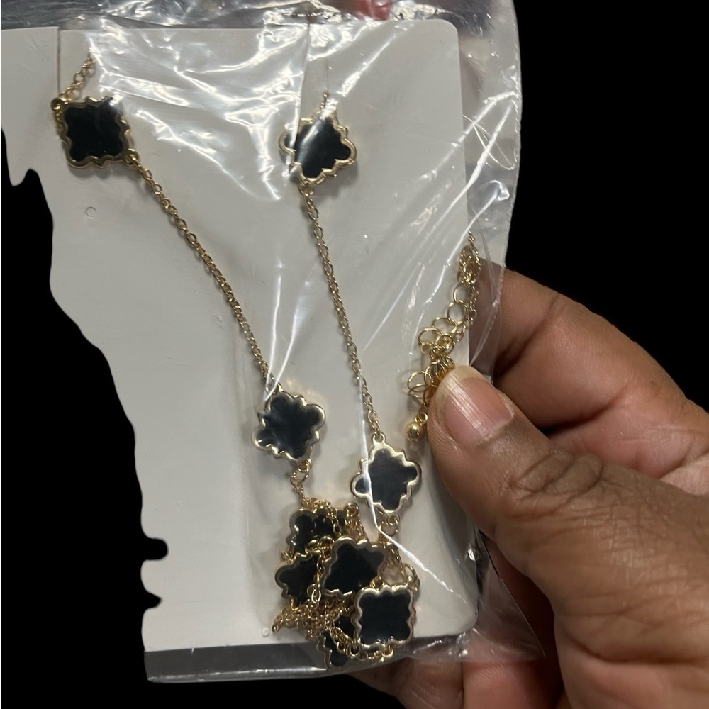 Fashion Necklace Black accents